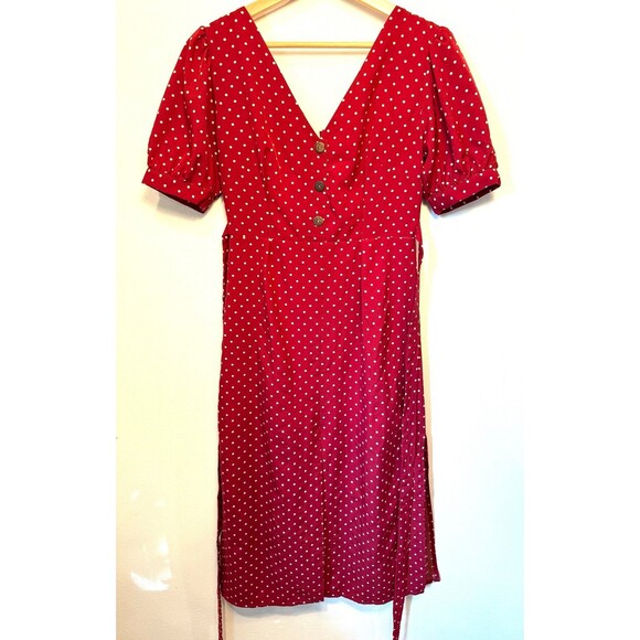 Dresses & Skirts - Red polkadot button up dress
